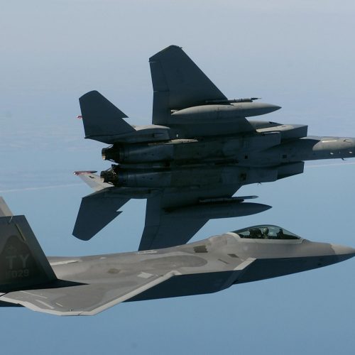 F-15 e F-22 dos Estados Unidos